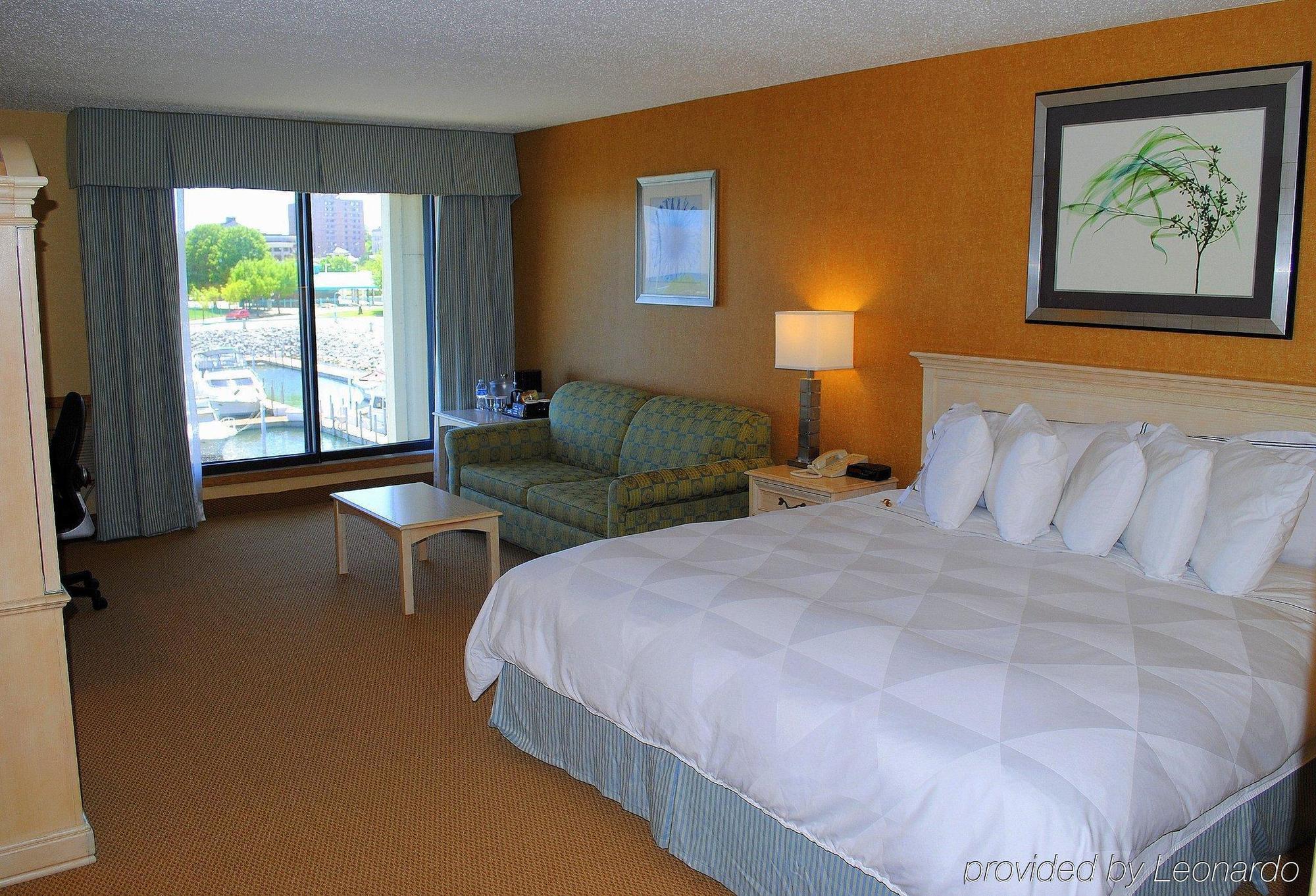 Doubletree By Hilton Racine Harbourwalk Otel Oda fotoğraf